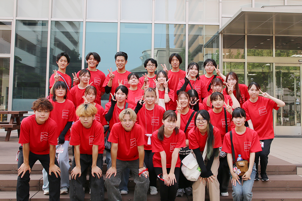 学生スタッフ集合写真